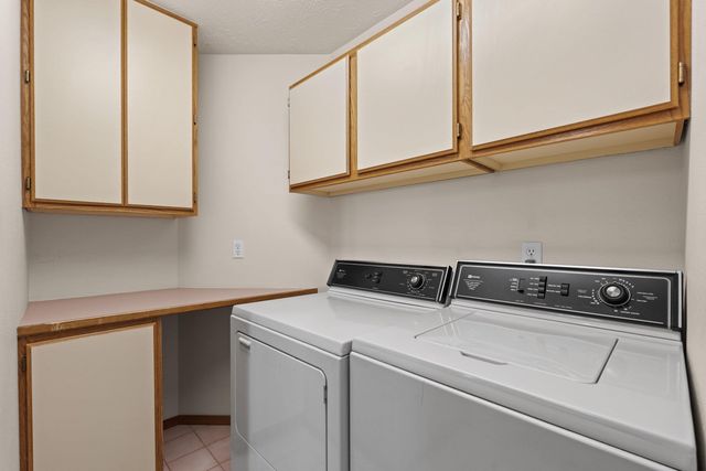 5715 N Vista Grande Dr, Otis Orchards, WA 99027