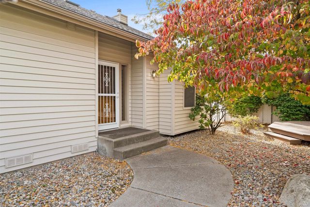 5715 N Vista Grande Dr, Otis Orchards, WA 99027