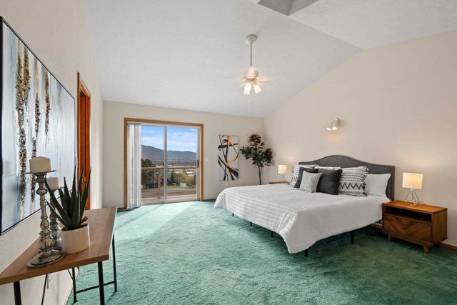 5715 N Vista Grande Dr, Otis Orchards, WA 99027