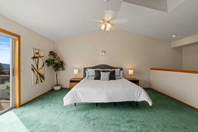 5715 N Vista Grande Dr, Otis Orchards, WA 99027