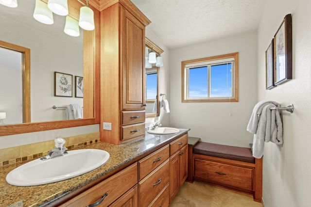 5715 N Vista Grande Dr, Otis Orchards, WA 99027