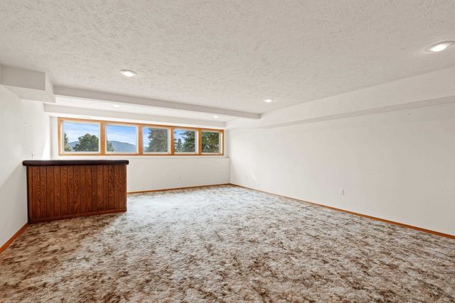 5715 N Vista Grande Dr, Otis Orchards, WA 99027