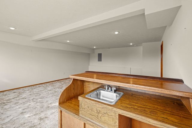 5715 N Vista Grande Dr, Otis Orchards, WA 99027