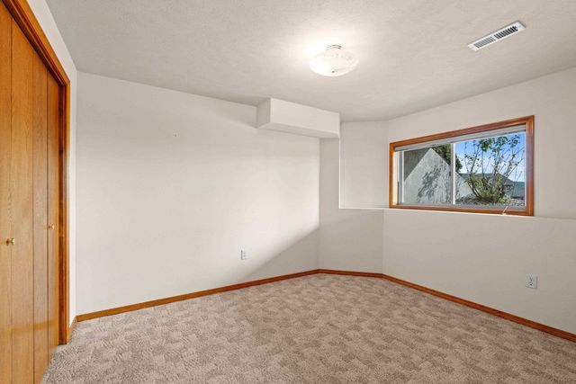 5715 N Vista Grande Dr, Otis Orchards, WA 99027