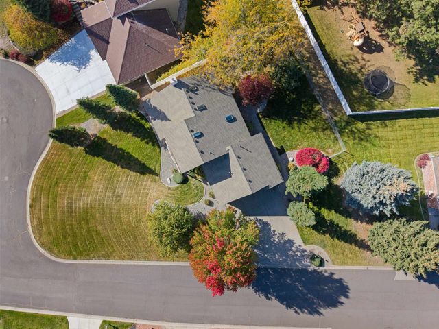 5715 N Vista Grande Dr, Otis Orchards, WA 99027
