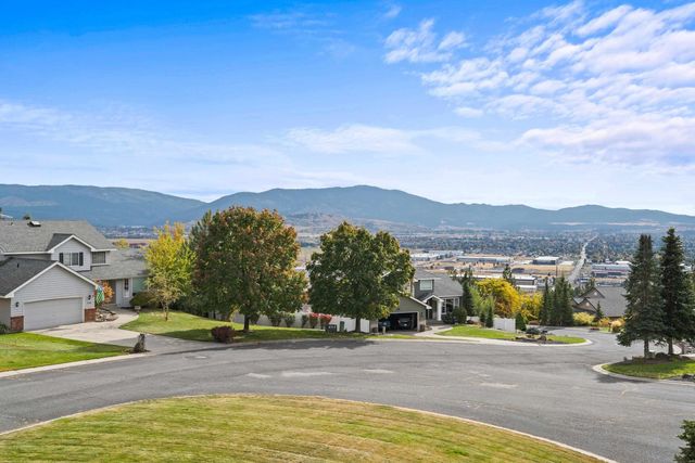 5715 N Vista Grande Dr, Otis Orchards, WA 99027