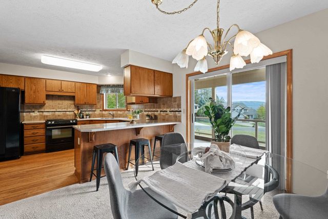 5715 N Vista Grande Dr, Otis Orchards, WA 99027