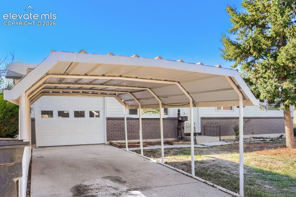 3665 Dogwood Drive, Colorado Springs, CO 80910 — photo 2