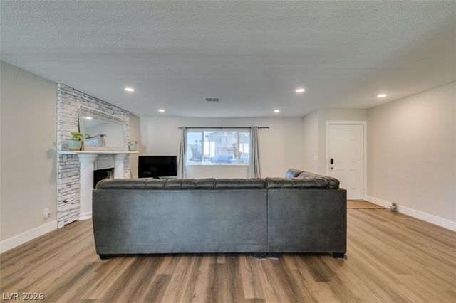 637 Valley View Circle, Henderson, NV 89002