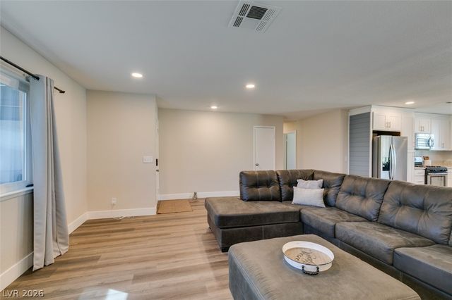 637 Valley View Circle, Henderson, NV 89002