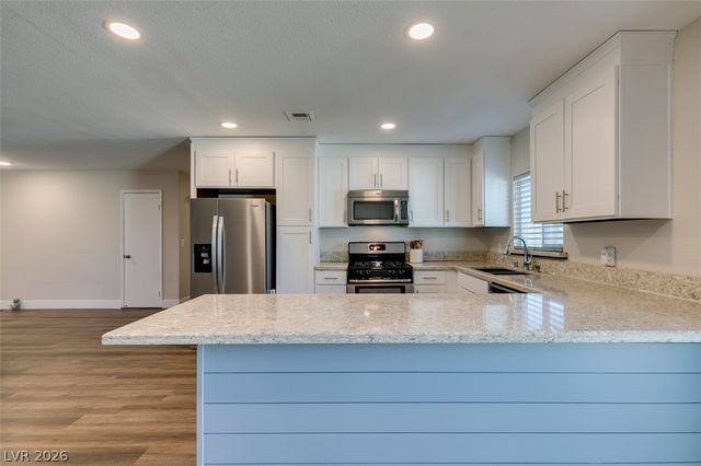 637 Valley View Circle, Henderson, NV 89002