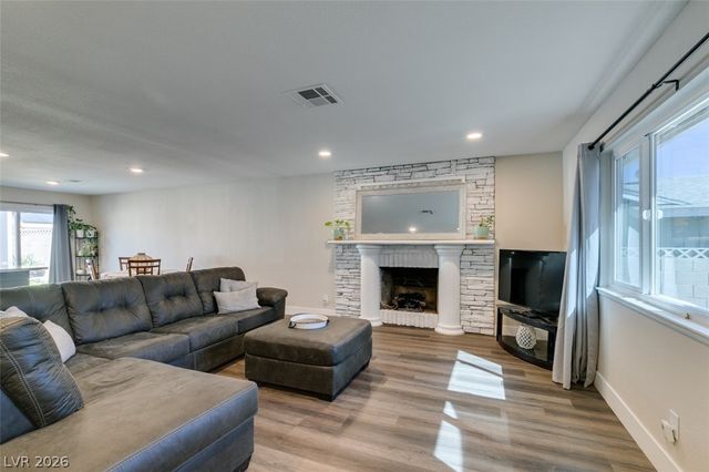 637 Valley View Circle, Henderson, NV 89002