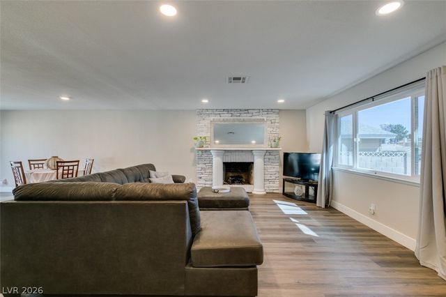 637 Valley View Circle, Henderson, NV 89002