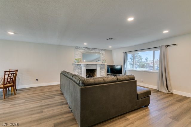 637 Valley View Circle, Henderson, NV 89002