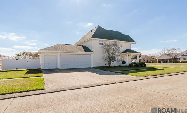 1800 Bay Tree St, Lutcher, LA 70071