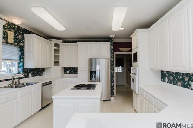 1800 Bay Tree St, Lutcher, LA 70071