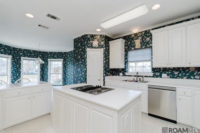 1800 Bay Tree St, Lutcher, LA 70071