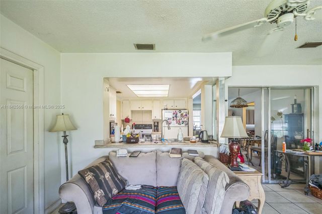 4906 NW 53rd Ct, Tamarac, FL 33319