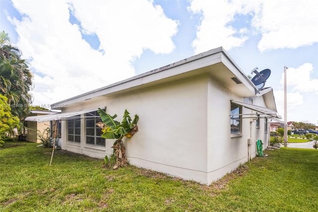 4906 NW 53rd Ct, Tamarac, FL 33319