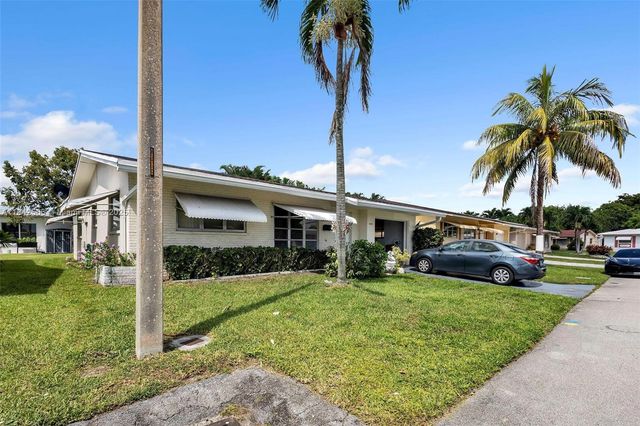 4906 NW 53rd Ct, Tamarac, FL 33319