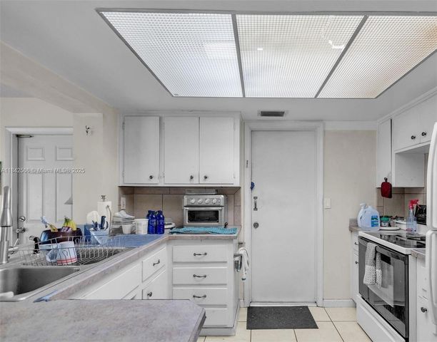 4906 NW 53rd Ct, Tamarac, FL 33319