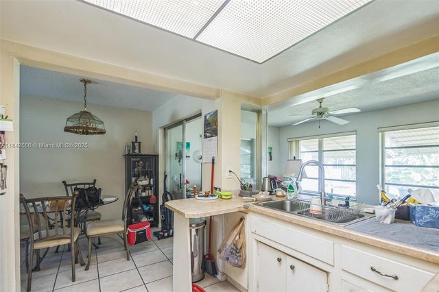 4906 NW 53rd Ct, Tamarac, FL 33319