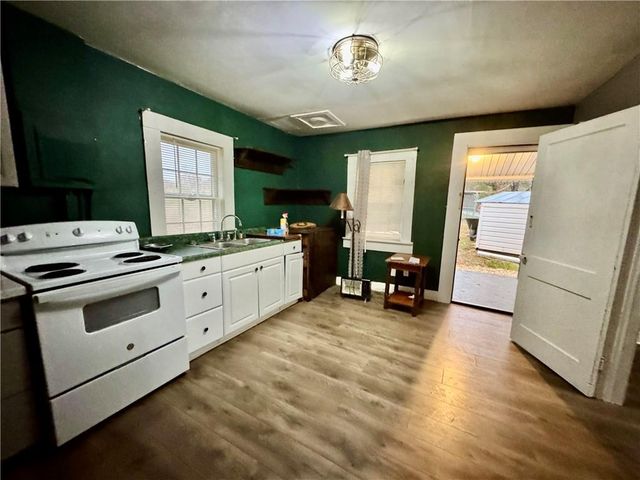 930 Cantrell Road, Marble Hill, GA 30148