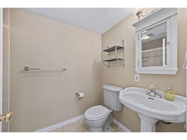 2631 S Newton St, Denver, CO 80219