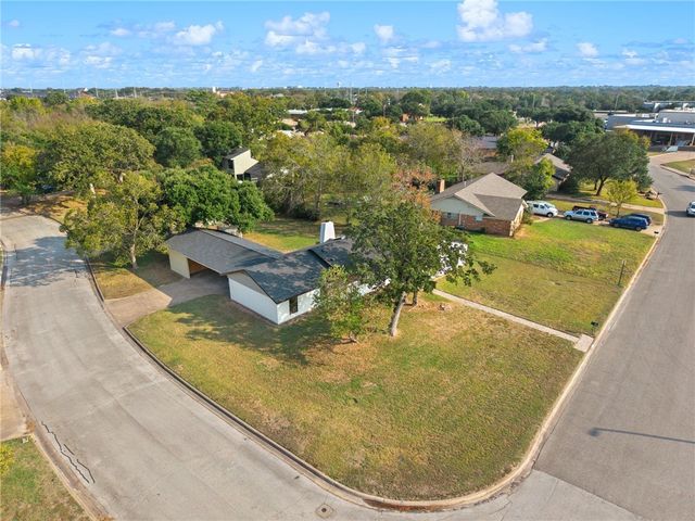 2001 Nueces Drive, College Station, TX 77840