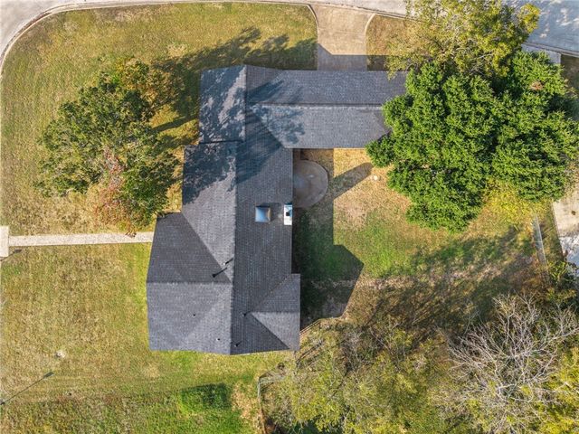 2001 Nueces Drive, College Station, TX 77840