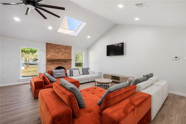 2001 Nueces Drive, College Station, TX 77840