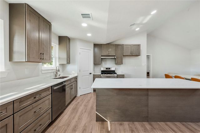 2001 Nueces Drive, College Station, TX 77840