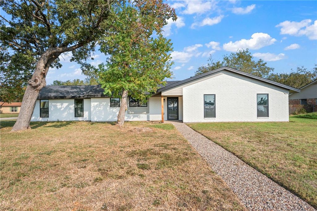 2001 Nueces Drive, College Station, TX 77840