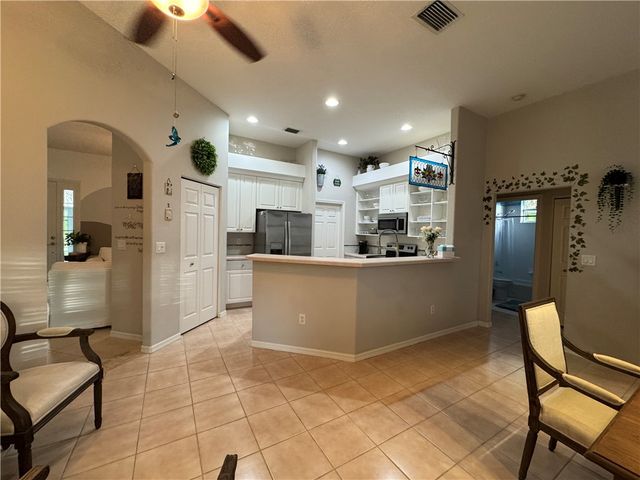 4800 48th Avenue, Vero Beach, FL 32967