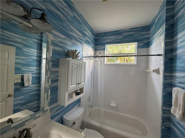 4800 48th Avenue, Vero Beach, FL 32967