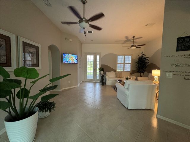 4800 48th Avenue, Vero Beach, FL 32967