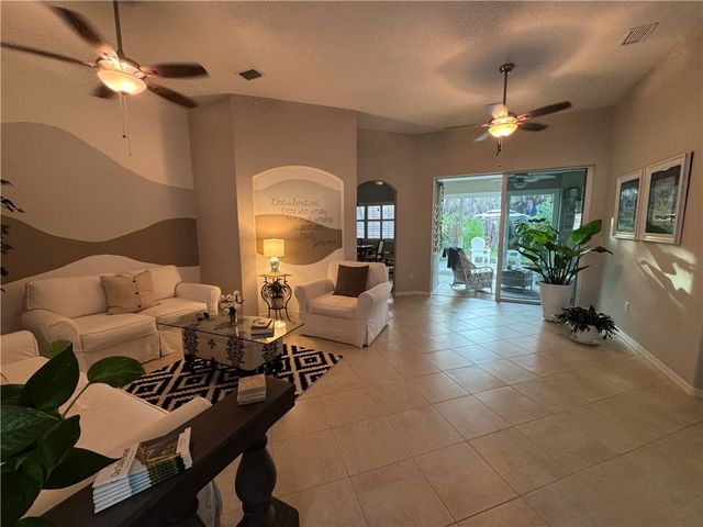 4800 48th Avenue, Vero Beach, FL 32967