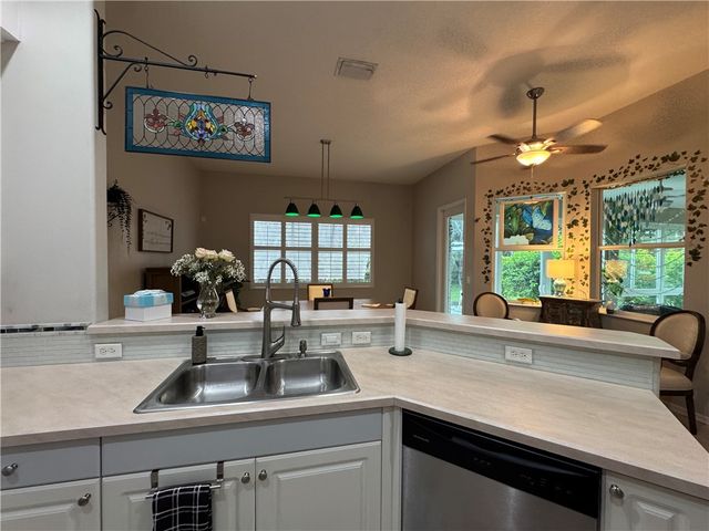 4800 48th Avenue, Vero Beach, FL 32967