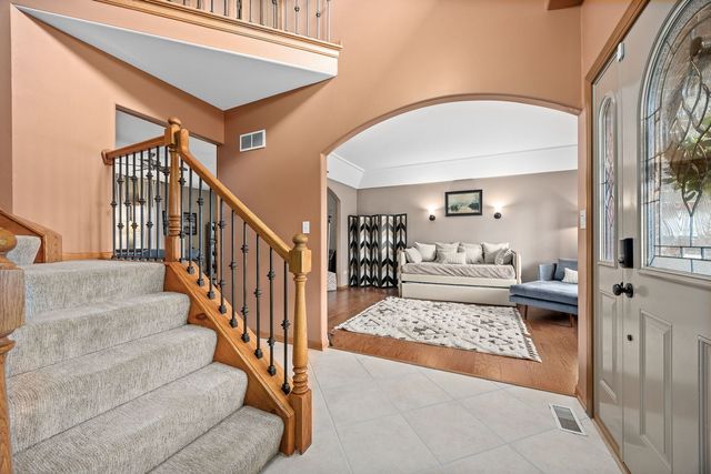 22374 Woodland Lane, Frankfort, IL 60423