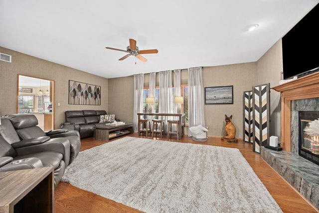 22374 Woodland Lane, Frankfort, IL 60423