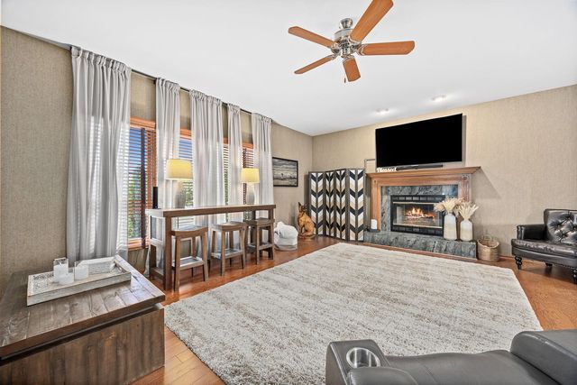 22374 Woodland Lane, Frankfort, IL 60423