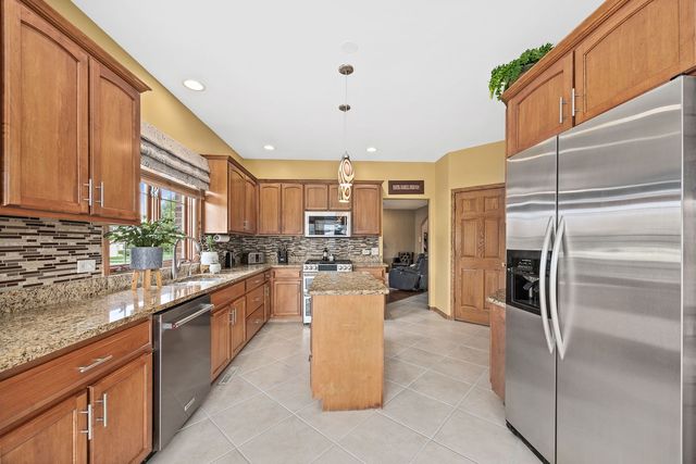 22374 Woodland Lane, Frankfort, IL 60423