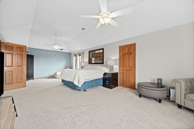 22374 Woodland Lane, Frankfort, IL 60423