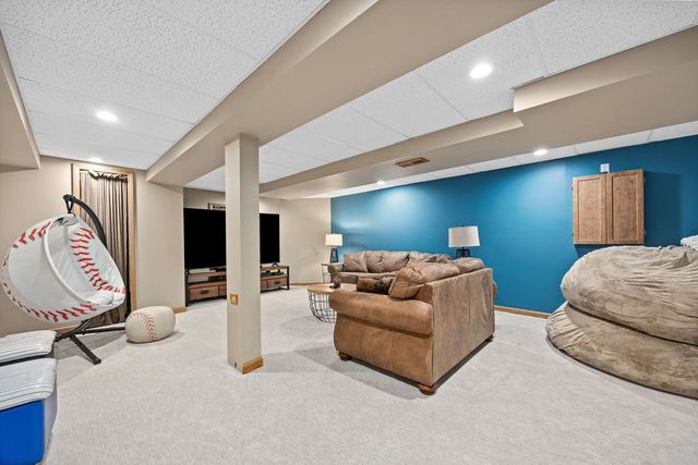 22374 Woodland Lane, Frankfort, IL 60423