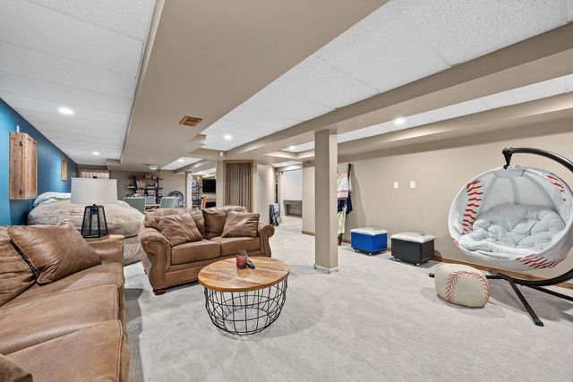 22374 Woodland Lane, Frankfort, IL 60423