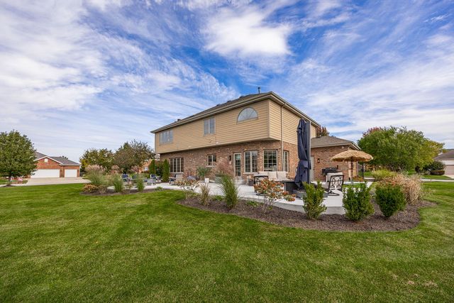 22374 Woodland Lane, Frankfort, IL 60423