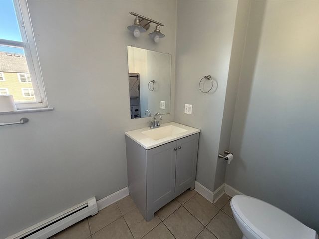 1038 Main Street 2R, Worcester, MA 01603