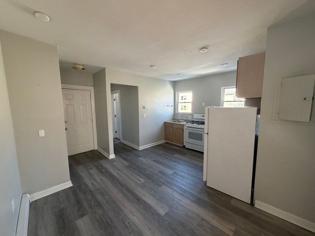 1038 Main Street 2R, Worcester, MA 01603