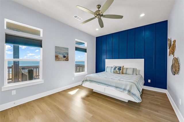 1240 Gulf Road, Crystal Beach, TX 77650