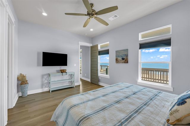 1240 Gulf Road, Crystal Beach, TX 77650